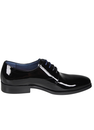 Daniel Kenneth Daniel Kenneth Ayaz 2640584 Zwarte Veterschoen